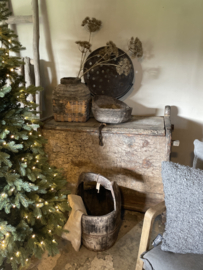 Prachtige hele grote hoge oude vergrijsd houten unieke Himalaya Hymalaya Sidetable dressoir kast dekenkist wandmeubel kist dekenkist kast sidetable stoer landelijk industrieel grijs