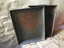Oud metalen bakblik dienblad landelijk industrieel bakplaat bakblik metaal industrieel vintage