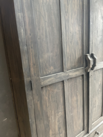 Prachtige oud zwarte houten 2 deuren en 2 laden kast grote kast 220x153x50cm stoer landelijk robuust industrieel
