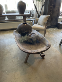 Unieke grote vergrijsd houten salontafel tafel ovaal 130 x 75 x H45 cm landelijk sober nostalgisch schaal trog