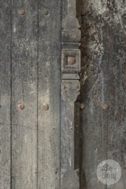 Prachtige grote oude vergrijsd houten poort deur wandpaneel wanddecoratie landelijk patine patina 159 x 85 cm
