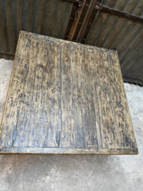 Oud vergrijsd houten salontafel zwart bijzettafel mooie nerf vierkant 95 x 92 x H46 cm hout landelijk industrieel robuust oud hout vintage sidetable hoektafel