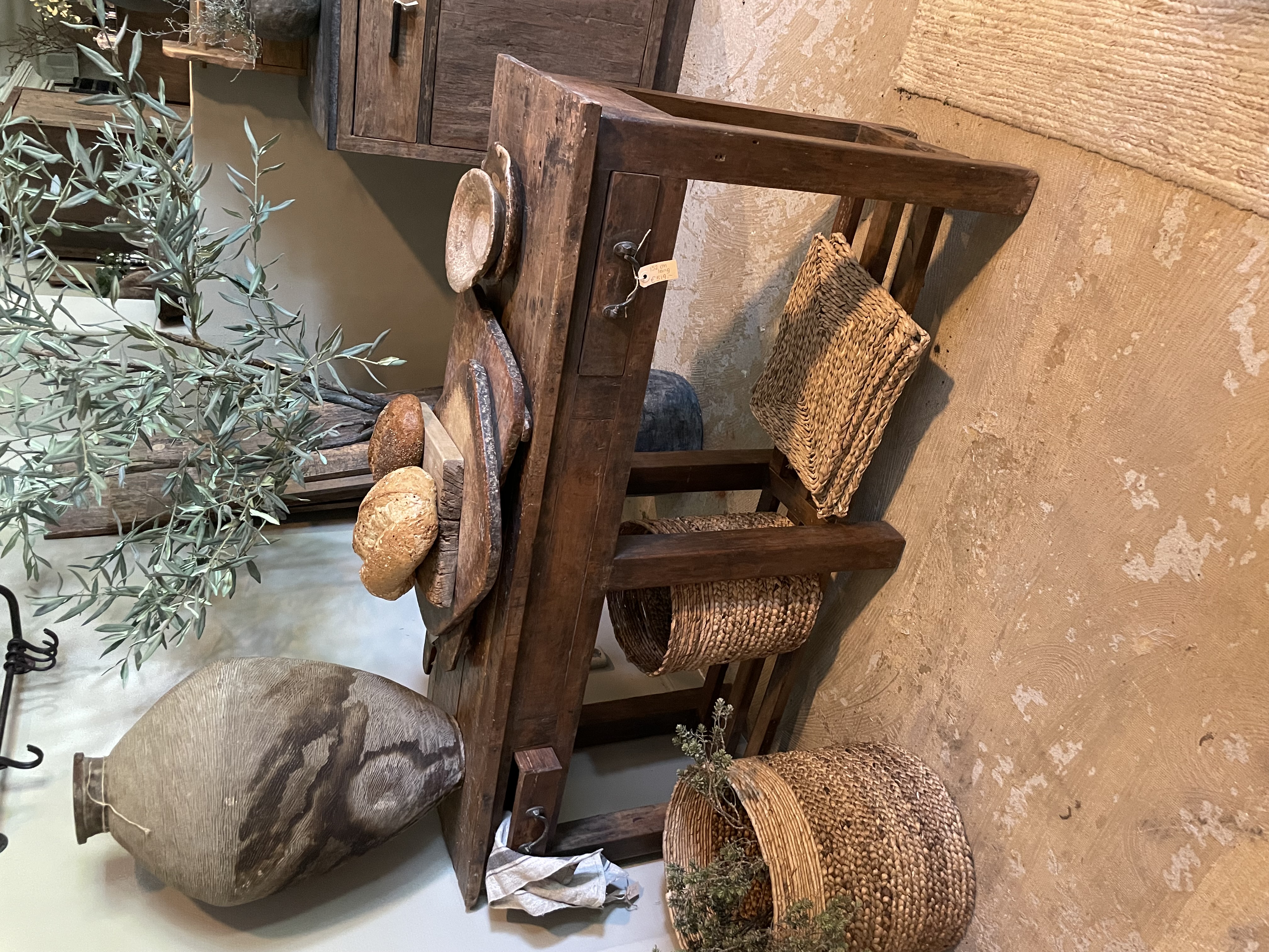 Oud doorleefd houten sidetable wandtafel halkastje landelijk stoer vintage industrieel ladekast ladekastje