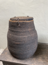 Prachtige 🤩 grote orginele oude vergrijsde grijze zwarte rieten mand dessert basket desert met deksel wasmand landelijk stoer sober vintage uniek