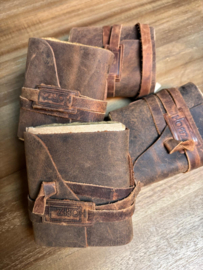 HOFFZ. Notitieboekje L grijs bruin taupe geruwd leren kaft groot