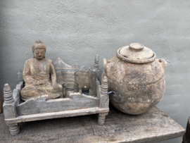 Oud vergrijsd houten tempeltje tempel offertafeltje vintage landelijk HOFFZ