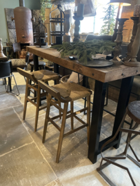 tanji hoffz hoge kruk barkruk hout houten rotan rieten  barkruk lounge landelijk vintage boho