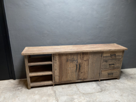 Stoer oud vergrijsd truckwood railway dressoir 220 x 45 x H81 cm televisiemeubel televisiekast stoer landelijk industrieel Oss