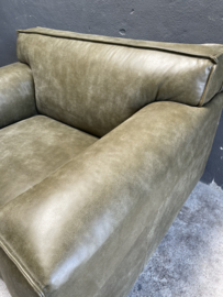 Hele stoere grote olijf groene echt dik leren lederen afrika fauteuil Het Anker prachtige kwaliteit leer loveseat robuust landelijk stoer geruwd whisper