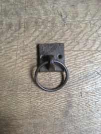 Metalen deurknopje deurknop handvat greep greepje ring gietijzeren gietijzer bruin handgreep