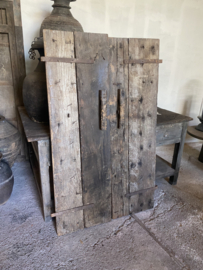 Oude houten set deuren deur poort luiken landelijk stoer robuust sober vergrijsd doorleefd sleets wanddecoratie 171 x 105 cm