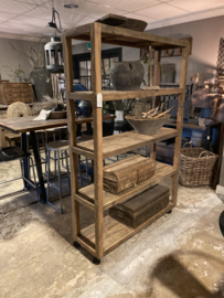 Stoere oud houten kast wandkast rek schap Roomdivider on wheels op wieltjes trolley boekenkast teakhout Bassano boekenkast roomdivider wandmeubel landelijk stoer boekenrek op wieltjes Bassano