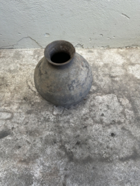 Prachtige vergrijsd antieke claypot Nepal kruik stenen vaas pot landelijk stoer sober vintage 36 x 32 cm