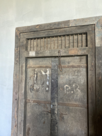 Prachtige groot oud vergrijsd houten dubbele deur deuren in kozijn met origineel oud beslag landelijk stoer paneel wanddecoratie H220 x 117 cm