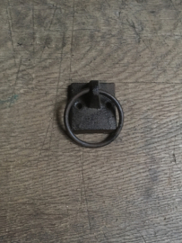 Metalen deurknopje deurknop handvat greep greepje ring gietijzeren gietijzer bruin handgreep
