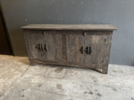 Stoere oud houten truckwood oud vergrijsd hout kast 200x100 cm aura Peeperkorn dressoir sidetable sideboard tvmeubel televisie kast houten oud hout commode landelijk stoer robuust 4 deurs