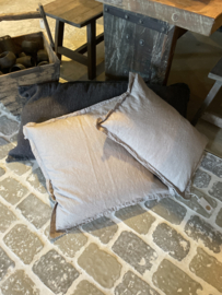 Prachtig heerlijk zacht shabby grijs lichtgrijs grey kussen broste Copenhagen 55 x 55 cm inclusief vulling aardetinten