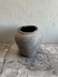 Oud stenen kruik olijfkruik waterkruik pot vaas 67 cm hoog 58 cm doorsnede landelijk antieke pot nr 99