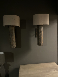 Stoere landelijke wandlamp grijs grijze  stronk landelijk hout ruw robuust inclusief lampenkap