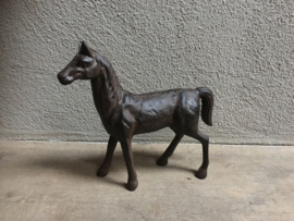 Gietijzeren paardje paard pony landelijk brocant klassiek classic bruin klein