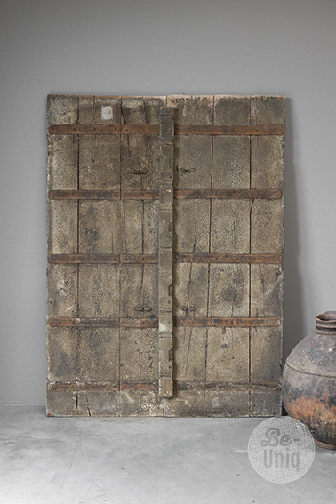 Vergrijsd doorleefd oude houten deur poort paneel wandpaneel wanddecoratie kamerscherm Roomdivider landelijk stoer vintage decoratie renovatie