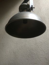 Stoere industriele hanglamp lamp korf stallamp middelmaat fabriekslamp industrieel grijs grijze metaal metalen landelijk zink staal metaal grijs