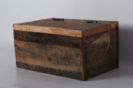 Leuk houten kistje gemaakt van oud doorleefd vergrijsd hout box theebox theedoos sieradendoosje trommel bak bakje Urban small landelijk stoer industrieel