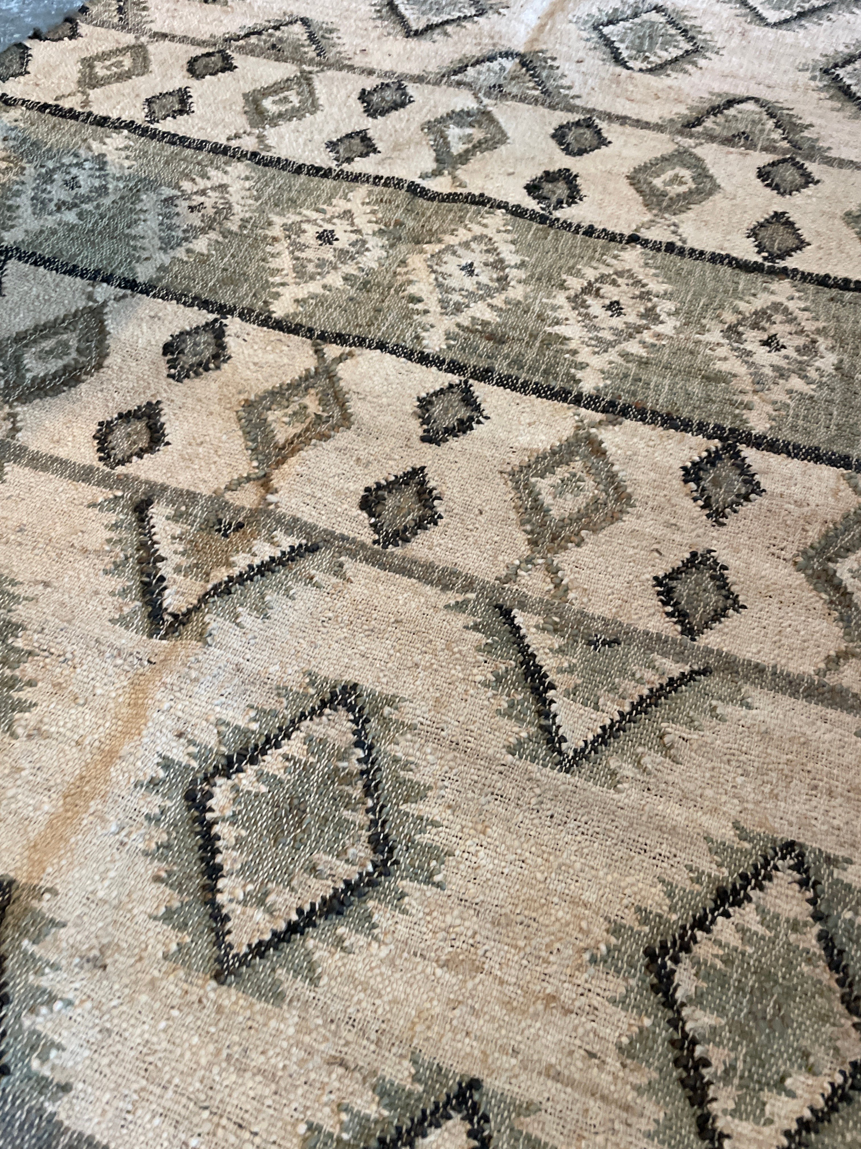 Kelim kleed kleedje vloerkleed beige grijs zwart  tafelkleed 190 x 126 cm vintage landelijk stoer sober