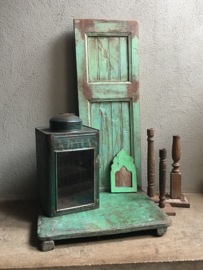 Landelijke oude metalen lantaarn windlicht theelicht turkoise turqouise groen mintgroen groene blauw kandelaar metaal vintage industrieel