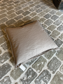 Prachtig heerlijk zacht shabby grijs lichtgrijs grey kussen broste Copenhagen 55 x 55 cm inclusief vulling aardetinten