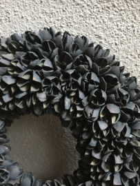 Bakuli wreath krans beukennootjes zwart black mat vergrijsd 40 cm grijs beuk landelijk