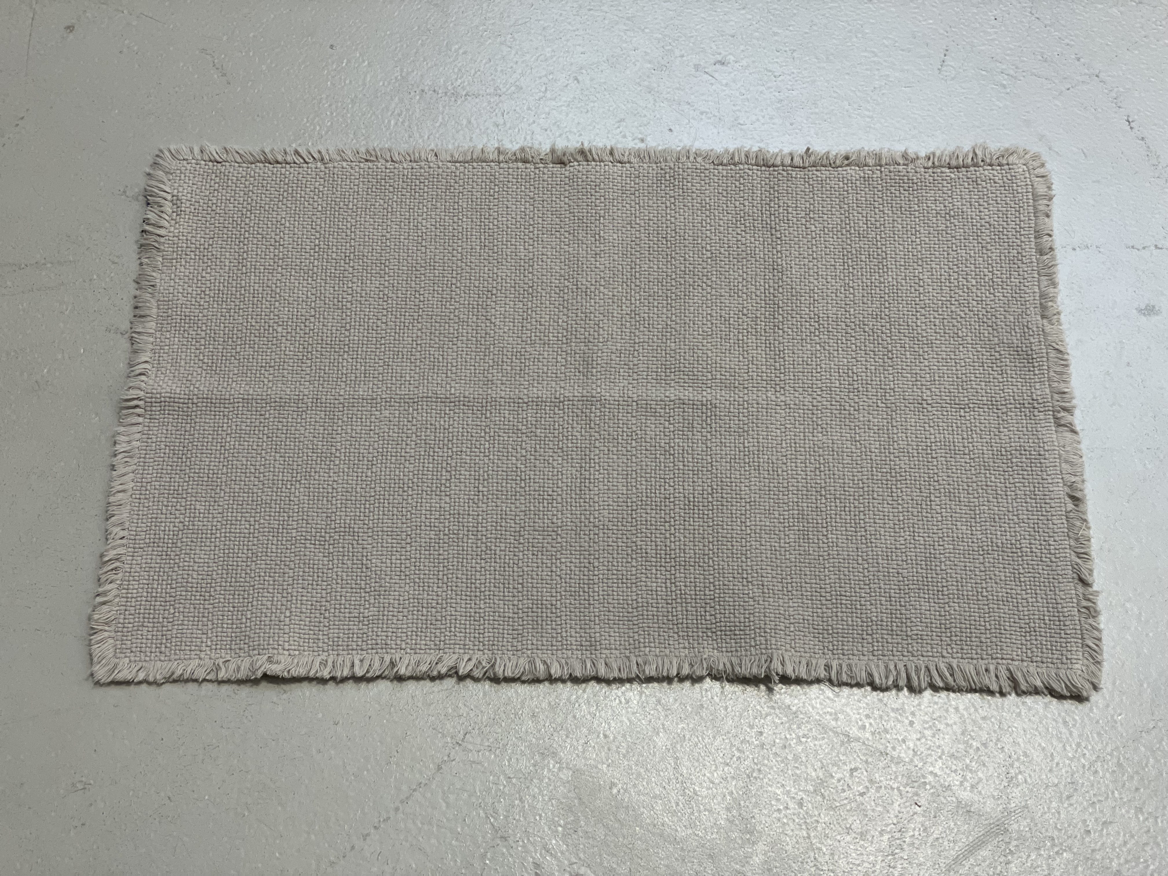 Stoere badmat 80 x 50 cm sand zand beige linnen kleed kleedje vloerkleed landelijk stoer sober
