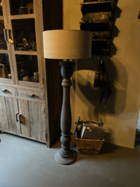 Stoere vergrijsd mat zwart antraciet zwartbruine houten balusterlamp stoer industrieel ballusterlamp staande vloerlamp 125 cm tafellamp landelijk stoer robuust