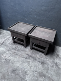 Oud vergrijsd houten kastje nachtkastje nachtkastjes hout ladekastje ladekastjes kastjes tafel tafeltje halkastje landelijk bijzettafel bijzettafeltje