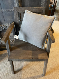 Originele oude houten stoel fauteuil lounge zetel landelijk vintage stoer hout