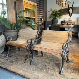 Zware gietijzeren met houten stoel stoelen tuinstoel tuinstoelen landelijk stoer
