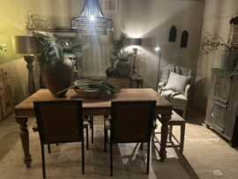 Stoere originele oude stoelen hout metaal landelijk stoer industrieel eetkamerstoelen vintage urban