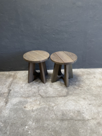 Landelijke vergrijsd houten tafel tafeltje Bijzettafel Krukje Rond 45 cm landelijk stoer tuintafeltje