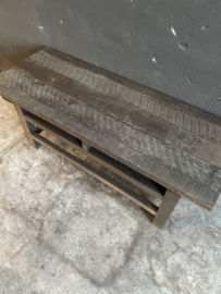 Stoere vergrijsd oud houten salontafel Sidetable met 2 open vakken tvmeubel tvkast televisie kast tafel ladekast ladenkast stoer hout vergrijsde tafel landelijk sober boerentafel