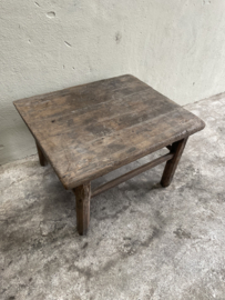 Vergrijsd houten tafel tafeltje 69 x  58 x H44 cm bijzettafel  bijzettafeltje salontafel landelijk