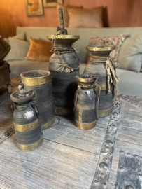 Hoffz unieke grote oude houten Nepal kruik met gave koperen details vintage landelijk stoer