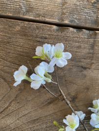 Mooie faux bloemen wit kunst imitatie decoratietak