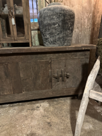 Stoere hardhouten truckwood kast kastje dressoir sidetable sideboard tvmeubel televisie kast houten oud hout commode landelijk stoer robuust 4 deurs