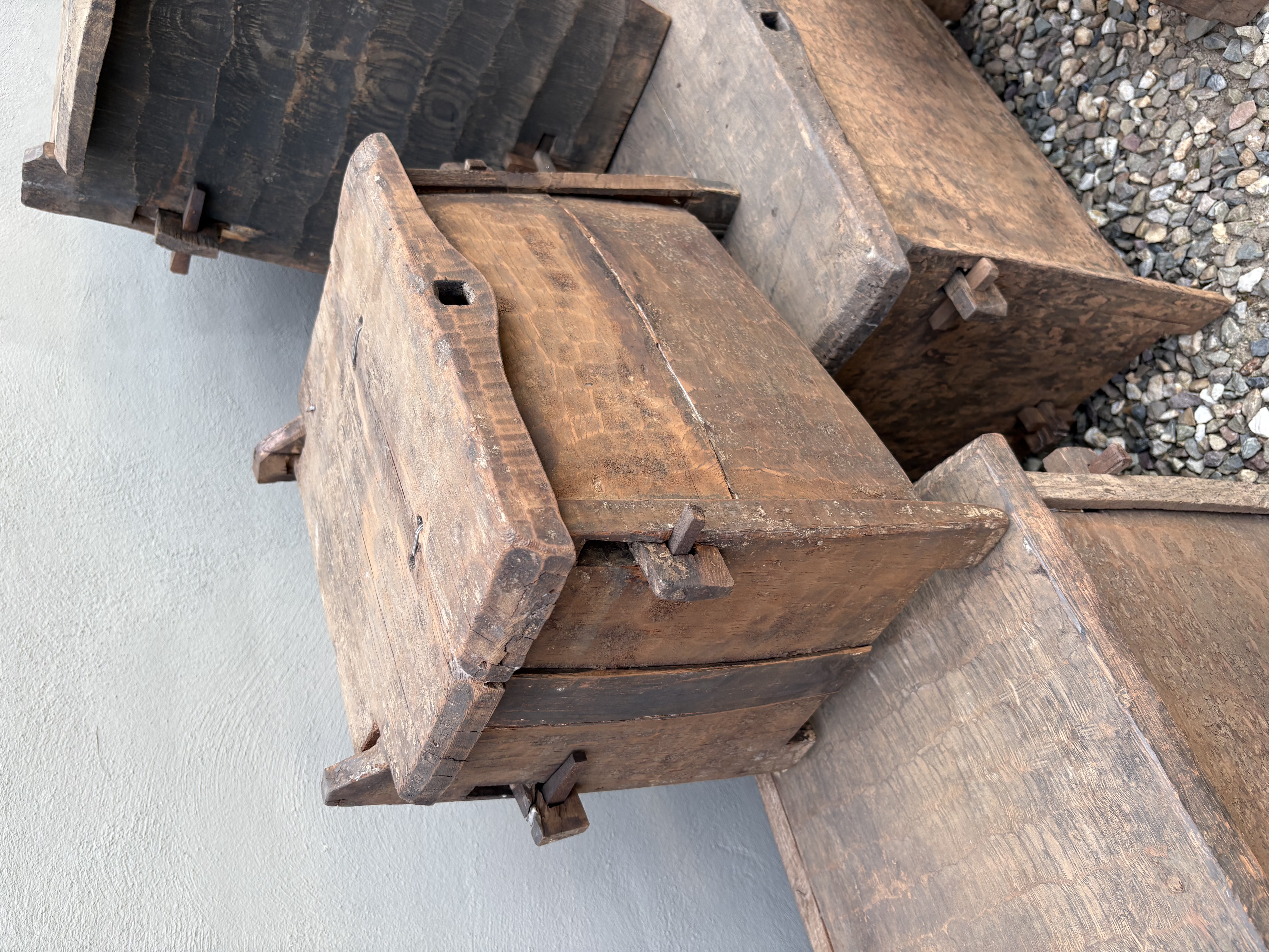 Stoere originele oude houten Himalaya kist kistje dekenkist landelijk klepbank