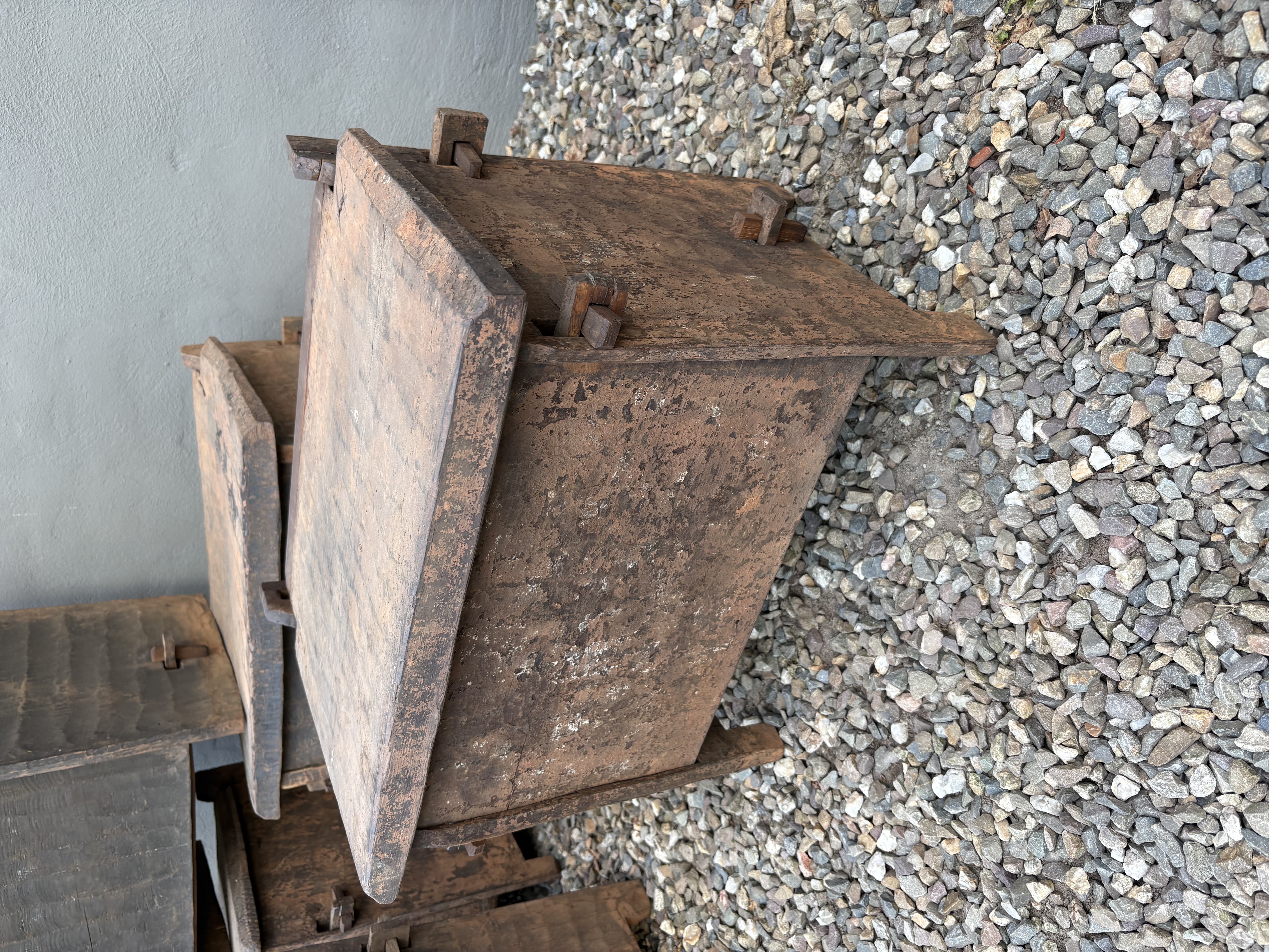 Stoere originele oude houten Himalaya kist kistje dekenkist landelijk klepbank
