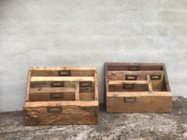 Stoere oude houten organizer postvak postbak landelijk ruw hout urban industrieel hout vintage