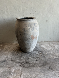 Oud stenen kruik olijfkruik waterkruik pot vaas 75 cm hoog 50 cm doorsnede landelijk antieke pot nr 104