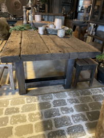 Stoere oude industriële tafel 300 cm eettafel workmate werkbank werktafel vintage metalen onderstel