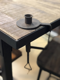 Smeedijzeren kandelaar tafelkandelaar dinerkaars schroefkandelaar landelijk stoer industrieel bruin