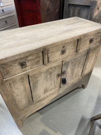 Stoer landelijk oud vegrijsd houten kast kastje dressoir commode 110 x 45 x H96 cm ladekast Sidetable wandtafel commode